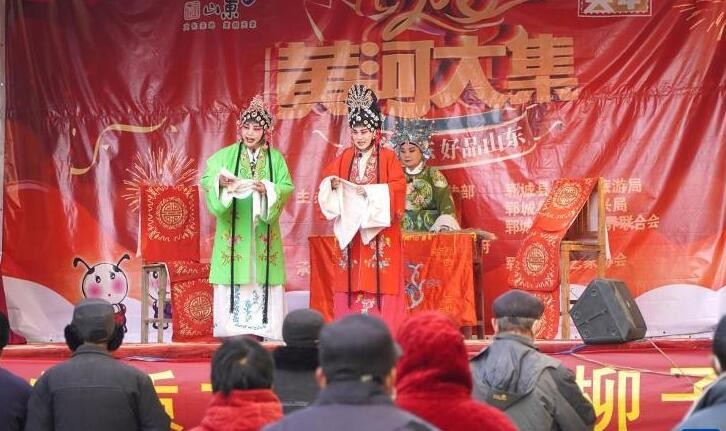 山东：寒冬时节送戏下乡