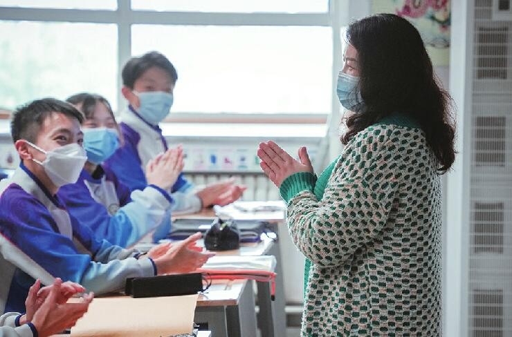 时隔43天的等待 初中校园重闻读书声