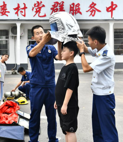 山东莒县：“小草学堂”里的多彩假期
